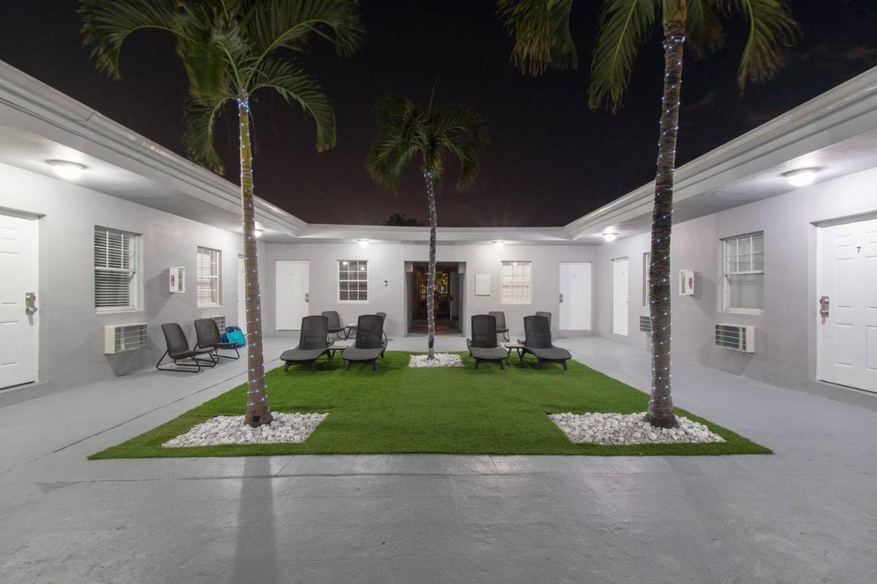 Newly Renovated 1 Bedroom Apt Designer Unit # 3 Hollywood Exterior photo